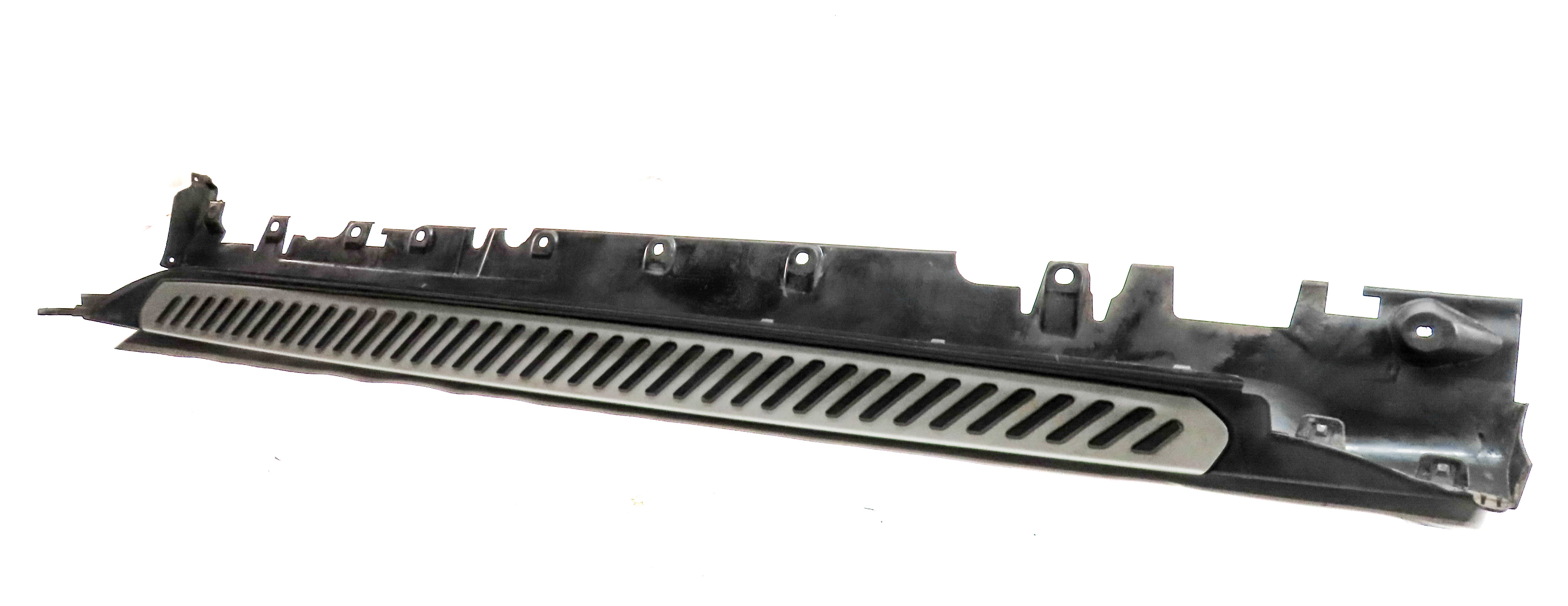 2015 BMW X6 (F16) RIGHT PASSENGER SIDE RUNNING BOARD STEP TRIM RUNNER — exact item pictured